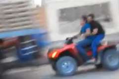 ATV(四輪バギー)でウイリーしたら前が見えなくてトラックに激突!