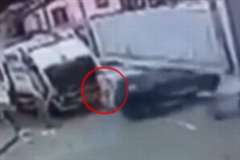 車同士の出会いがしらの衝突事故でゴミ収集の作業員が犠牲に・・・