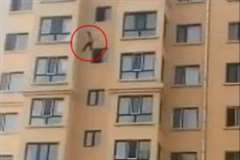 生々しく響く飛び降り自殺の衝撃音