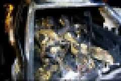 車両火災で焼け焦げた夫婦の遺体